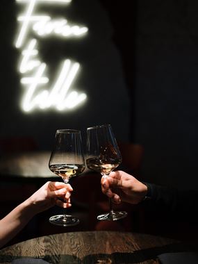 Wine pleasure hike with the hiking guide Verena Bischof