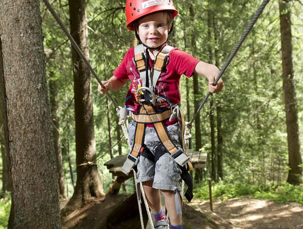 Kind Waldseilgarten ©huber Images - Damüls Faschin