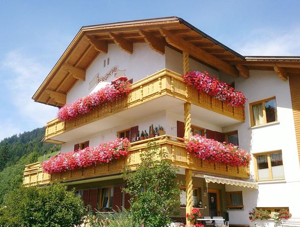 Haus_front_edit