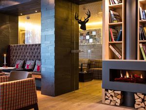 Loungebereich in dem Hotellobby