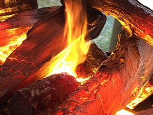 Kaminfeuer in der Lounge