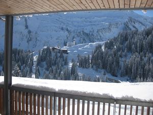 Ausblick vom Balkon zur Kirche