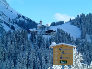 Blick auf die Bergkirche