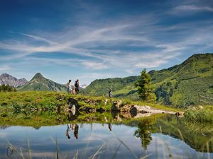 Wandern in der Nähe der Alpe Oberdamüls (c) Huber 