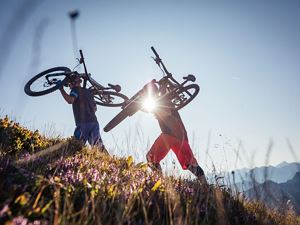 mountainbike-tragepassage-im-bregenzerwald-c-sebas
