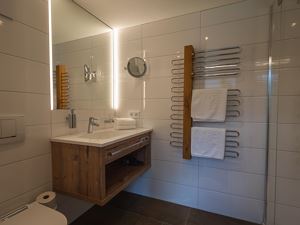 2022-08-08_Alpenblume-Zimmer_206_web