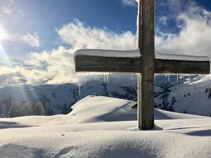 2018 01 Traumtag Kreuz Uga Berg