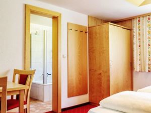 Zimmer Haupthaus ohne Balkon (Beispiel)