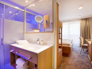 Badezimmer/Südlicht Zimmer