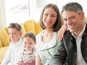 Manuela und René mit Kindern