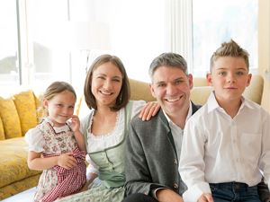 Manuela und René mit Kindern