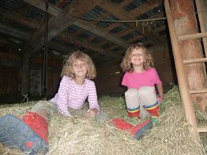 Heuhüpfen für die Kinder