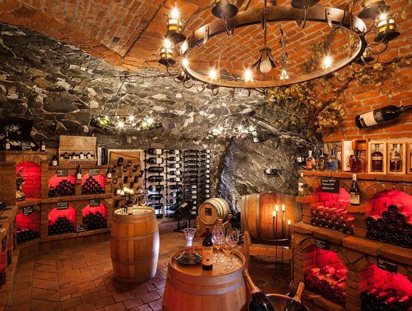 Berggasthof Elsenalpstube Weinkeller