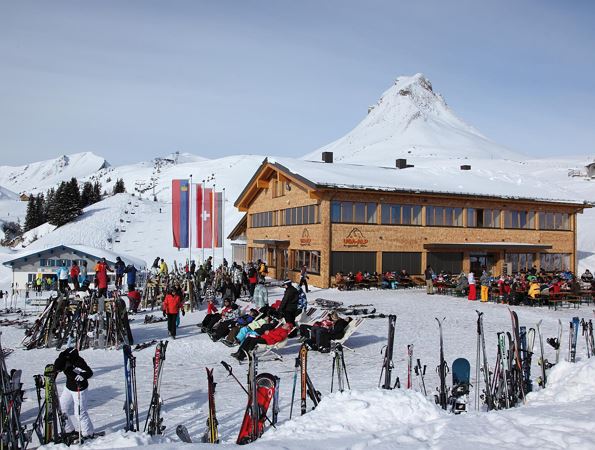 Berggasthof Uga-Alp Außenansicht Winter