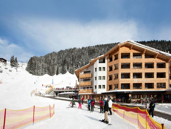 Hotel Walliserstube Außenansicht Winter