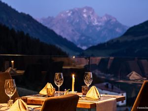 Sky Lounge Rote Wand