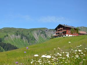 Hotel Ländle Außenansicht Sommer