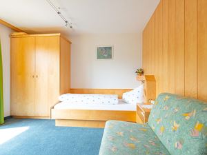 Einzelzimmer mit Balkon