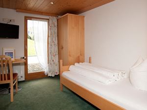 Einzelzimmer mit Balkon