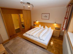 Doppel/Drei-Bettzimmer # 6 HOFSTATT