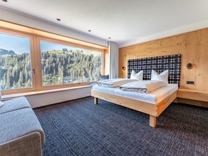 Doppelzimmer mit Südsitzfenster